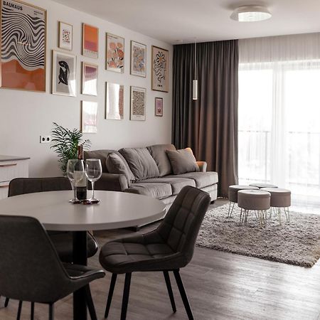 Bright Kaunas Apartment With Castle View Ngoại thất bức ảnh
