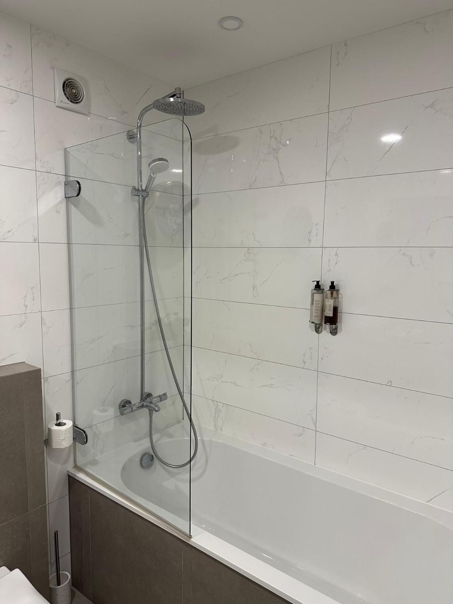 Bright Kaunas Apartment With Castle View Ngoại thất bức ảnh