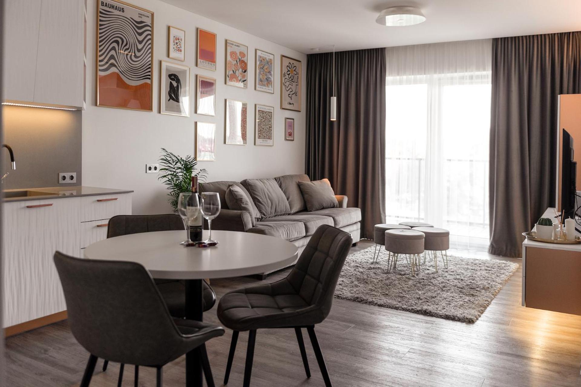 Bright Kaunas Apartment With Castle View Ngoại thất bức ảnh