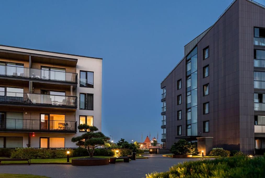 Bright Kaunas Apartment With Castle View Ngoại thất bức ảnh
