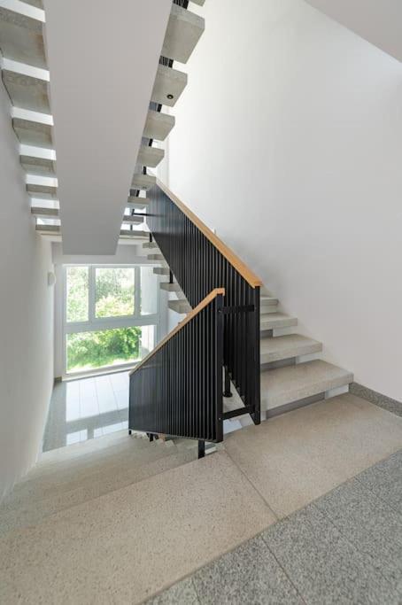 Bright Kaunas Apartment With Castle View Ngoại thất bức ảnh