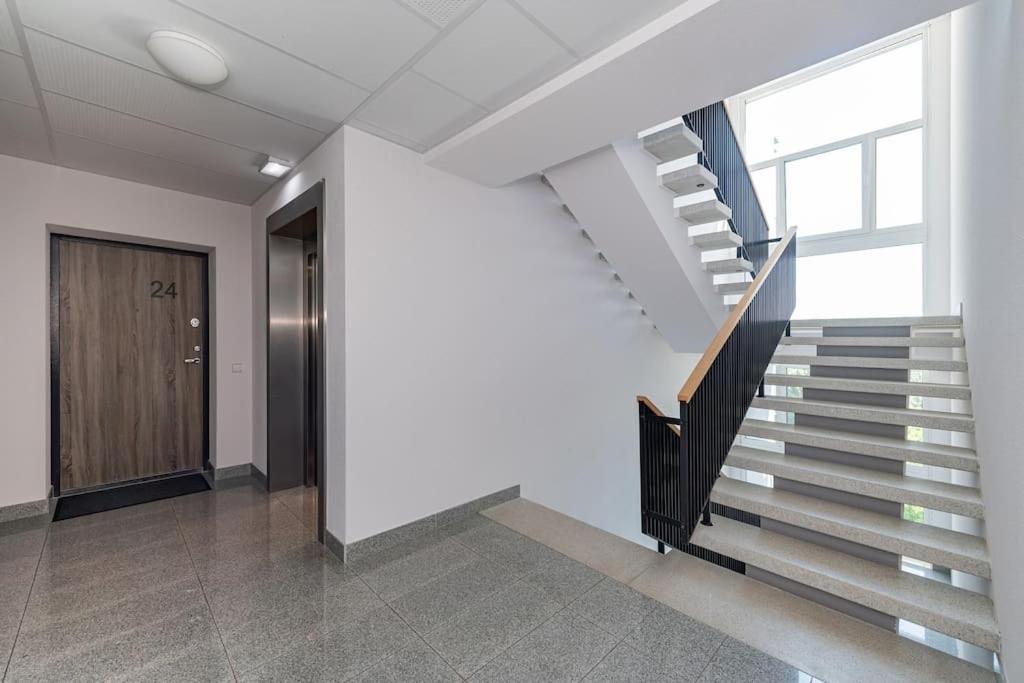 Bright Kaunas Apartment With Castle View Ngoại thất bức ảnh